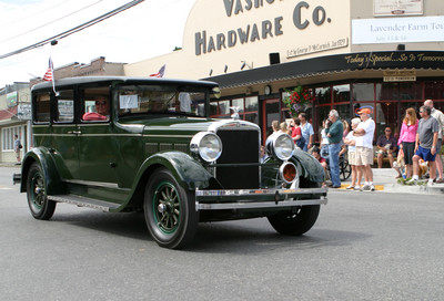 20421 Classic Car Parade