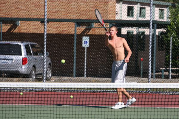 0440 VHS Boys Tennis practice 083007