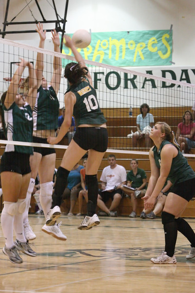 2732_Volleyball_v_Charles_Wright_091107