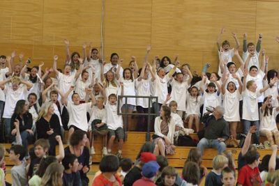 8793 5gr Graduation 2005
