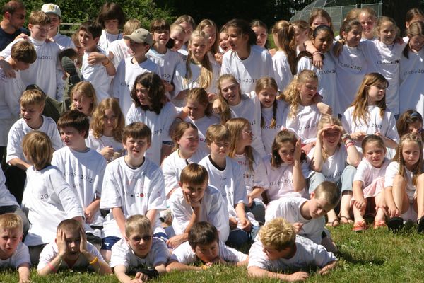 8887 5gr Graduation 2005