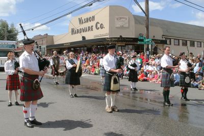 9517 Festival 05 Parade1