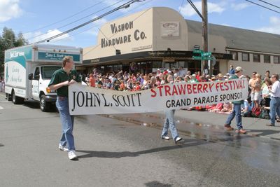 9522 Festival 05 Parade1