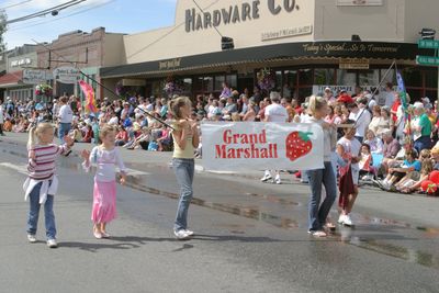 9530 Festival 05 Parade1