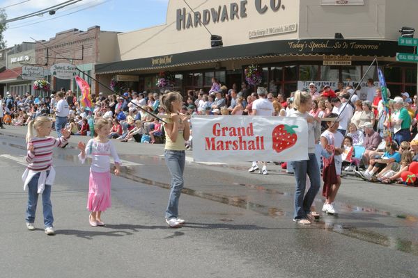 9530 Festival 05 Parade1