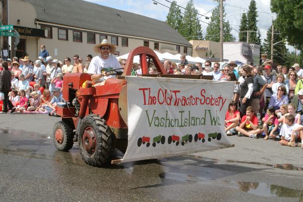 9542 Festival 05 Parade1