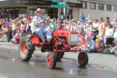 9543 Festival 05 Parade1