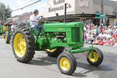 9547 Festival 05 Parade1