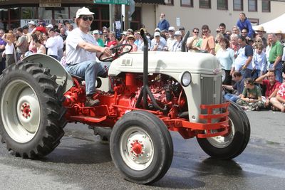 9552 Festival 05 Parade1