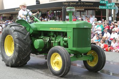 9553 Festival 05 Parade1