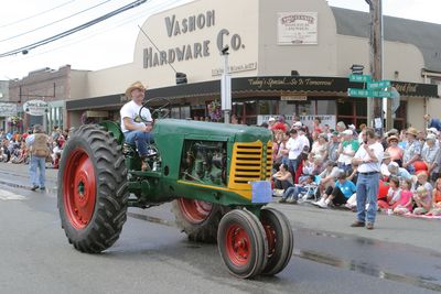 9558 Festival 05 Parade1