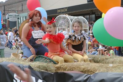 9567 Festival 05 Parade1