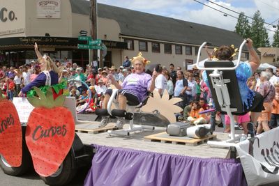 9580 Festival 05 Parade1