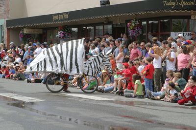 9588 Festival 05 Parade1