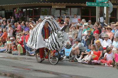 9589 Festival 05 Parade1