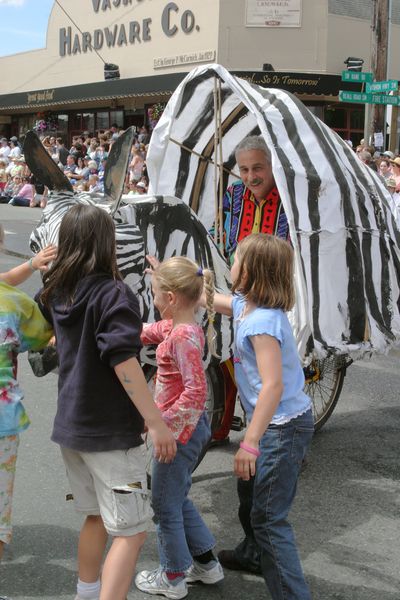 9592 Festival 05 Parade1