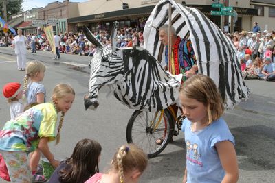 9593 Festival 05 Parade1