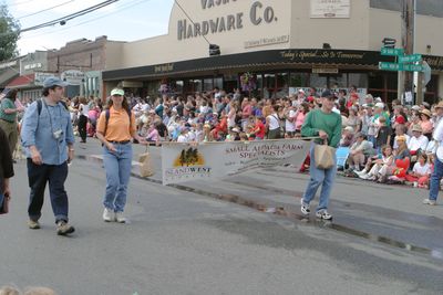 9596 Festival 05 Parade1