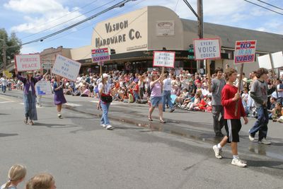 9603 Festival 05 Parade1