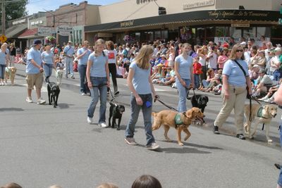 9634 Festival 05 Parade1