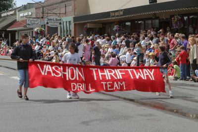 9648 Festival 05 Parade2