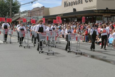 9655 Festival 05 Parade2