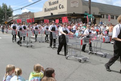 9656 Festival 05 Parade2