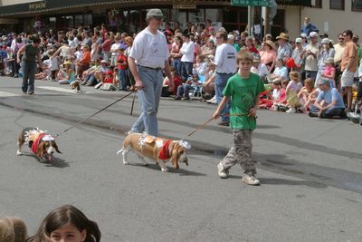 9660 Festival 05 Parade2