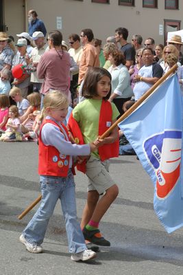 9667 Festival 05 Parade2