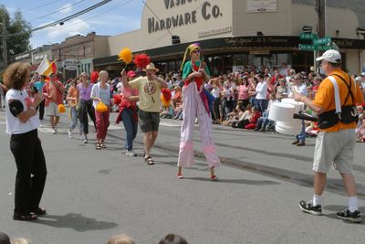 9674 Festival 05 Parade2