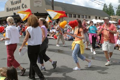 9676 Festival 05 Parade2