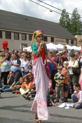 9677 Festival 05 Parade2