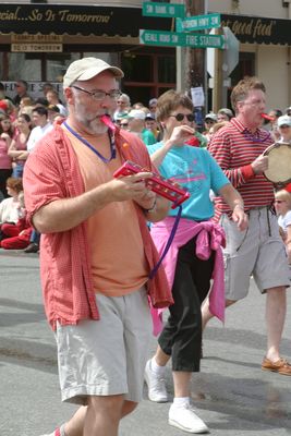 9679 Festival 05 Parade2