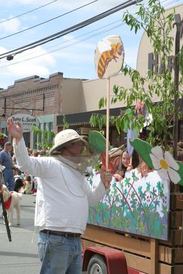 9683 Festival 05 Parade2