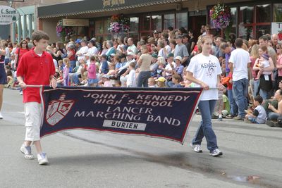 9704 Festival 05 Parade2