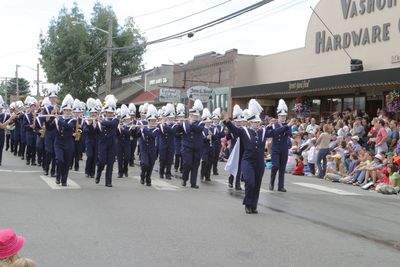 9708 Festival 05 Parade2