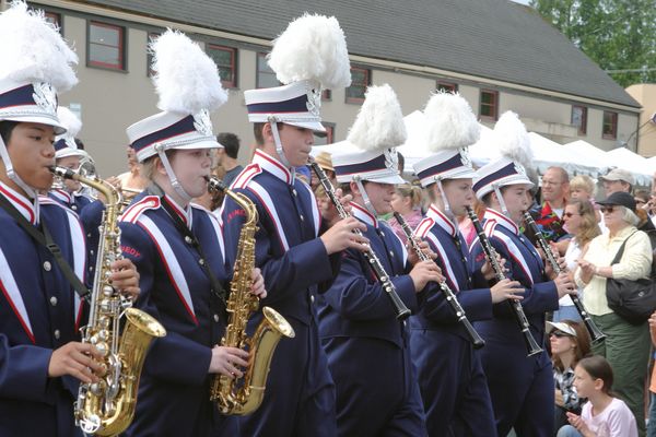 9712 Festival 05 Parade2