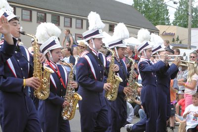 9713 Festival 05 Parade2