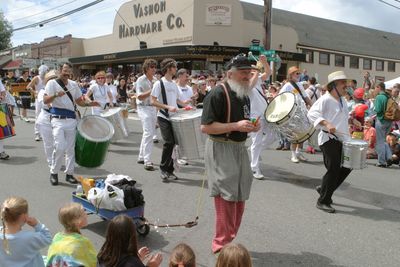 9734 Festival 05 Parade2