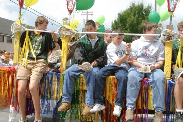 9745 Festival 05 Parade2