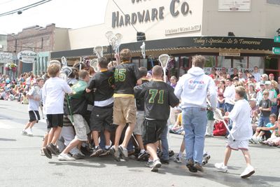 9752 Festival 05 Parade2