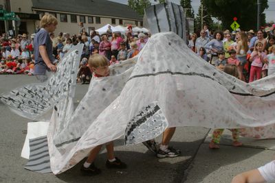 9766 Festival 05 Parade2