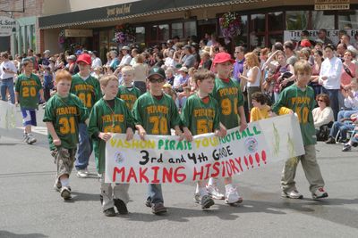 9780 Festival 05 Parade2