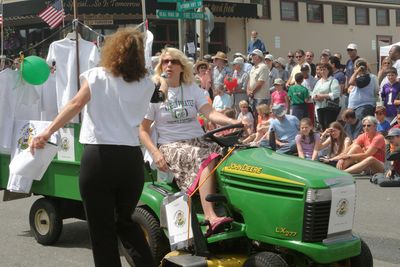 9787 Festival 05 Parade2