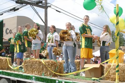 9795 Festival 05 Parade2