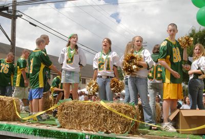 9796 Festival 05 Parade2