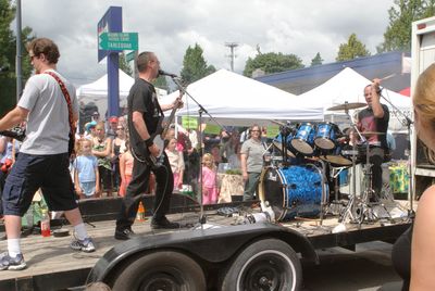 9804 Festival 05 Parade2