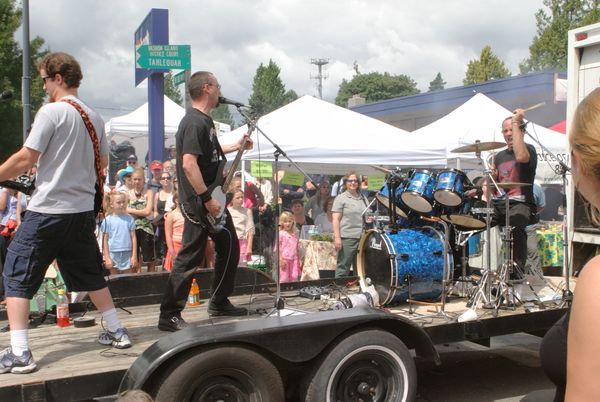 9804 Festival 05 Parade2