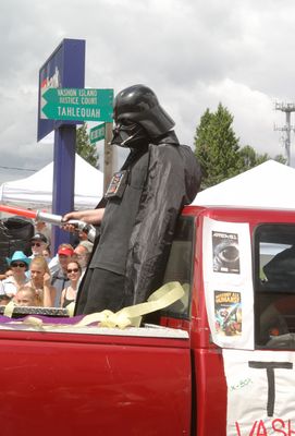 9806 Festival 05 Parade2