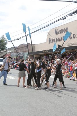 9810 Festival 05 Parade2